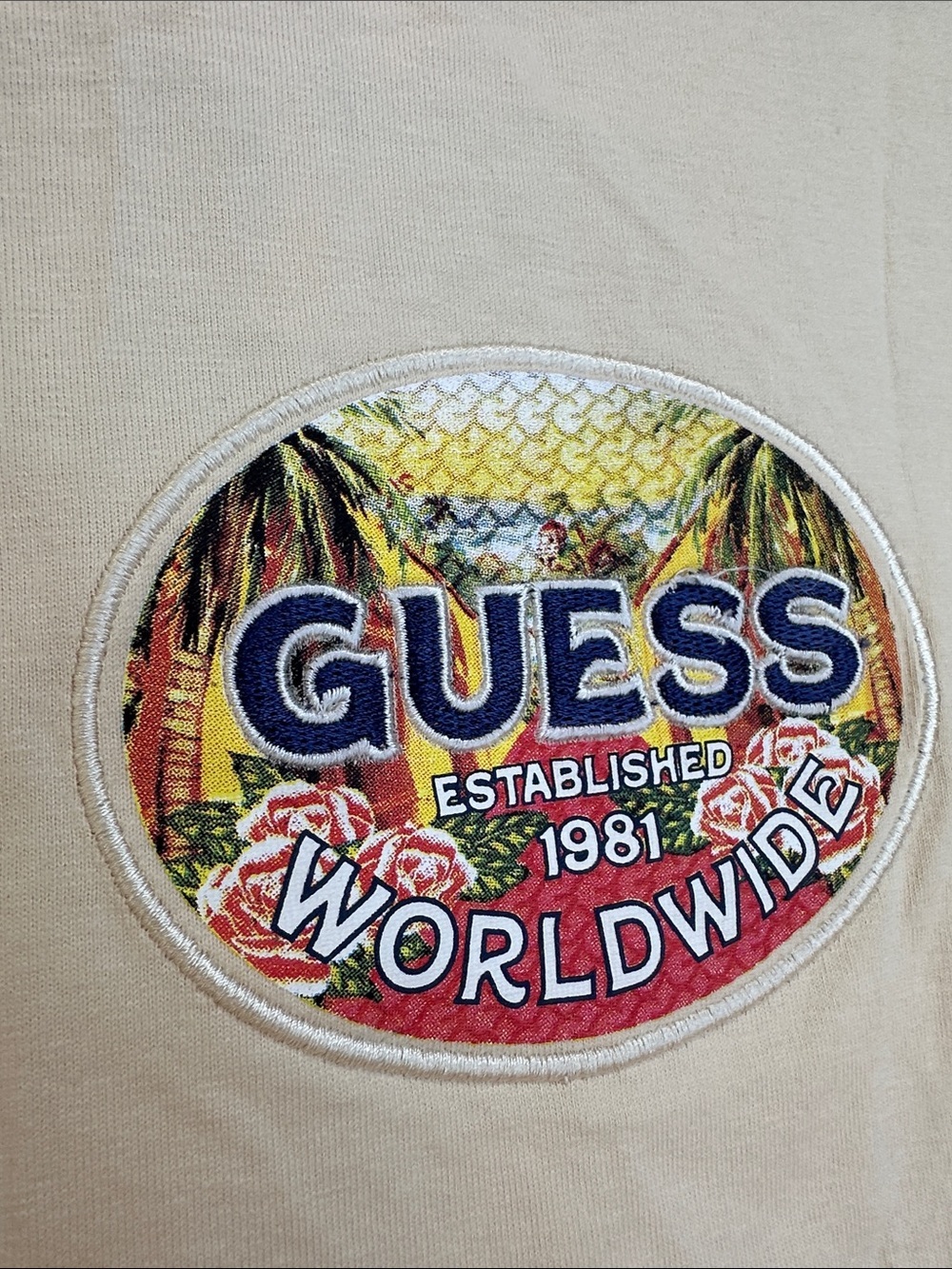 New GUESS Cream Short-Sleeve Tee with Tropical Back Patch SZ L - Picture 7 of 12